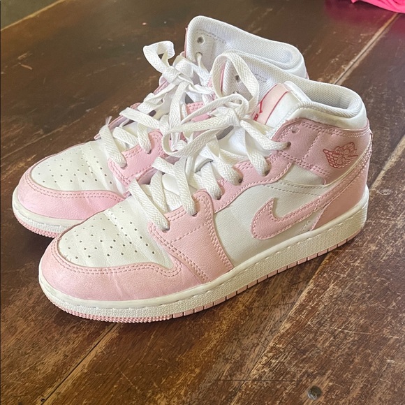Nike Other - Nike Air Jordan Kids High-Top size 4Y